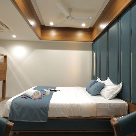 Plenteous Inn 아흐메다바드 외부 사진