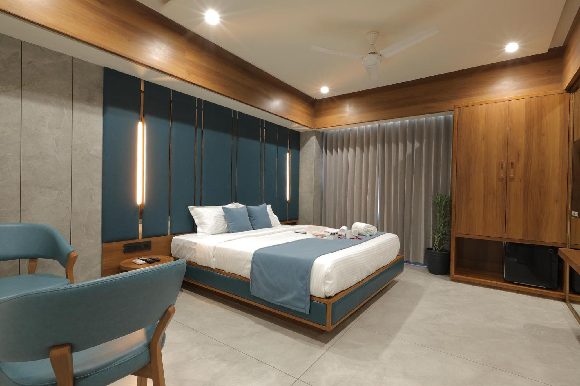 Plenteous Inn 아흐메다바드 외부 사진