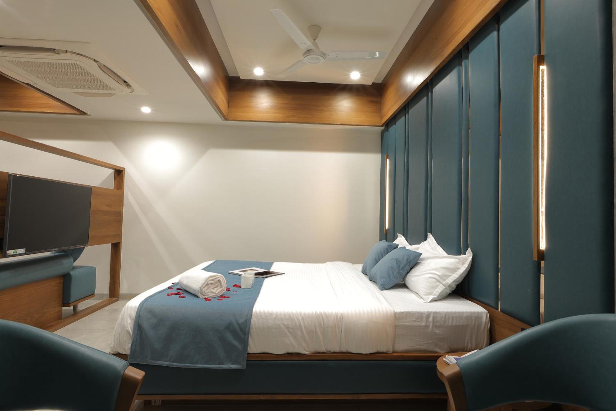 Plenteous Inn 아흐메다바드 외부 사진