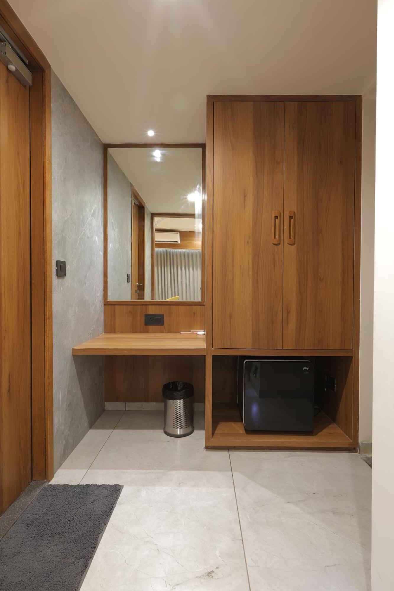Plenteous Inn 아흐메다바드 외부 사진