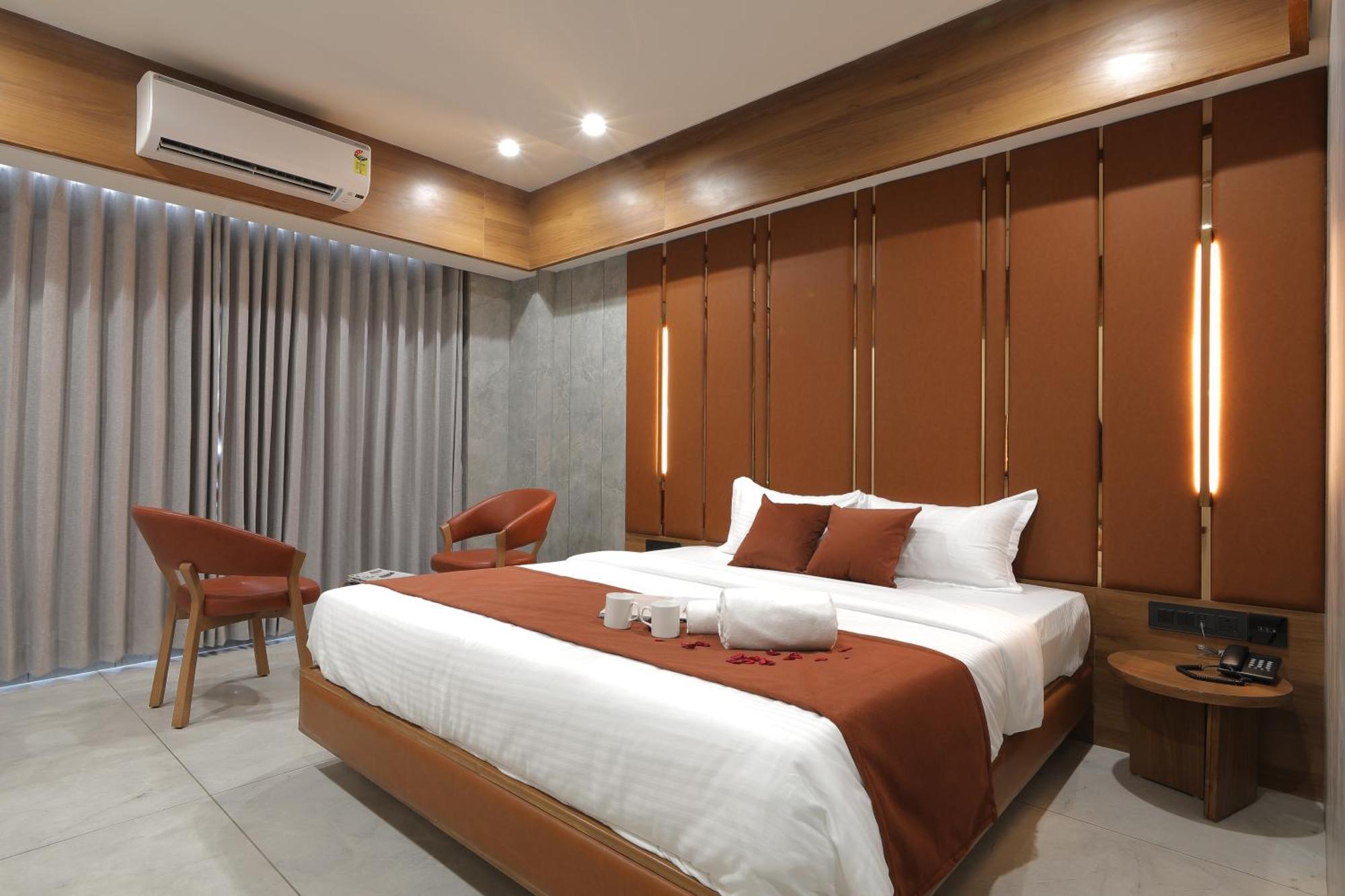 Plenteous Inn 아흐메다바드 외부 사진