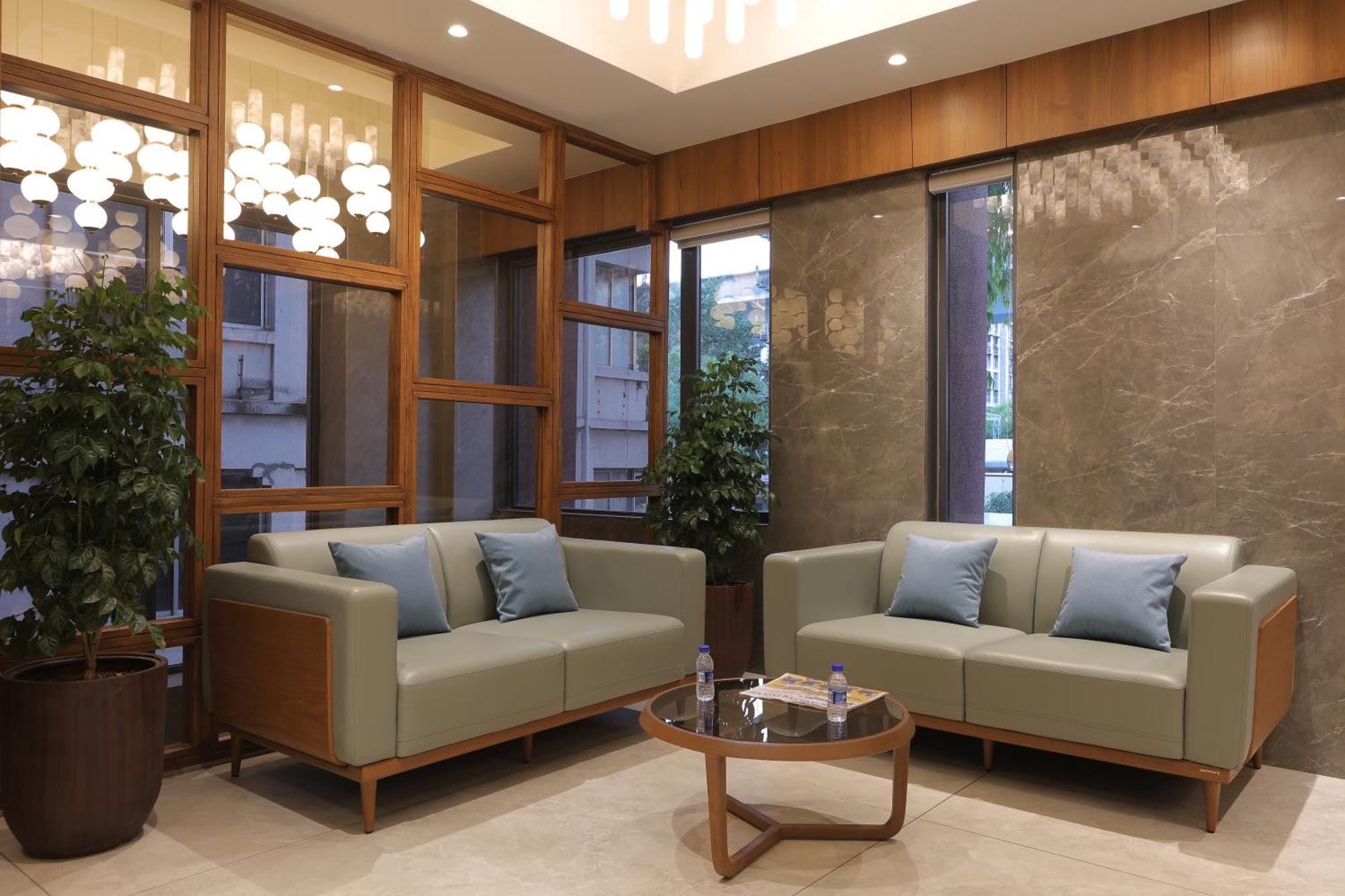 Plenteous Inn 아흐메다바드 외부 사진