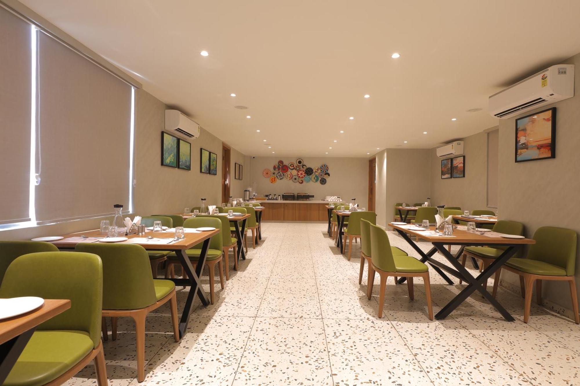 Plenteous Inn 아흐메다바드 외부 사진
