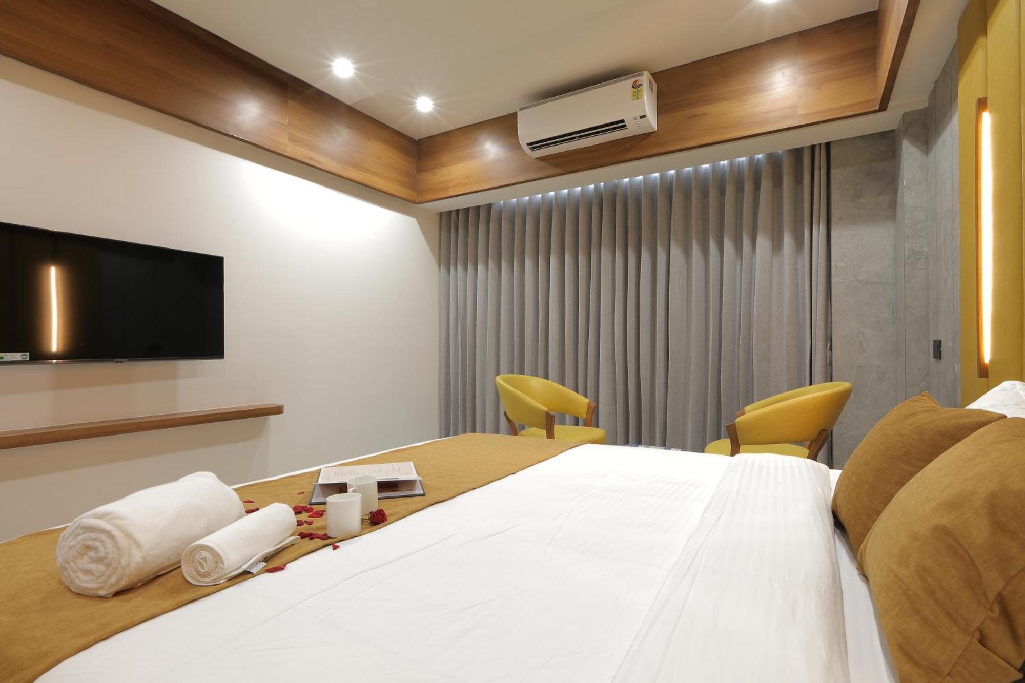 Plenteous Inn 아흐메다바드 외부 사진