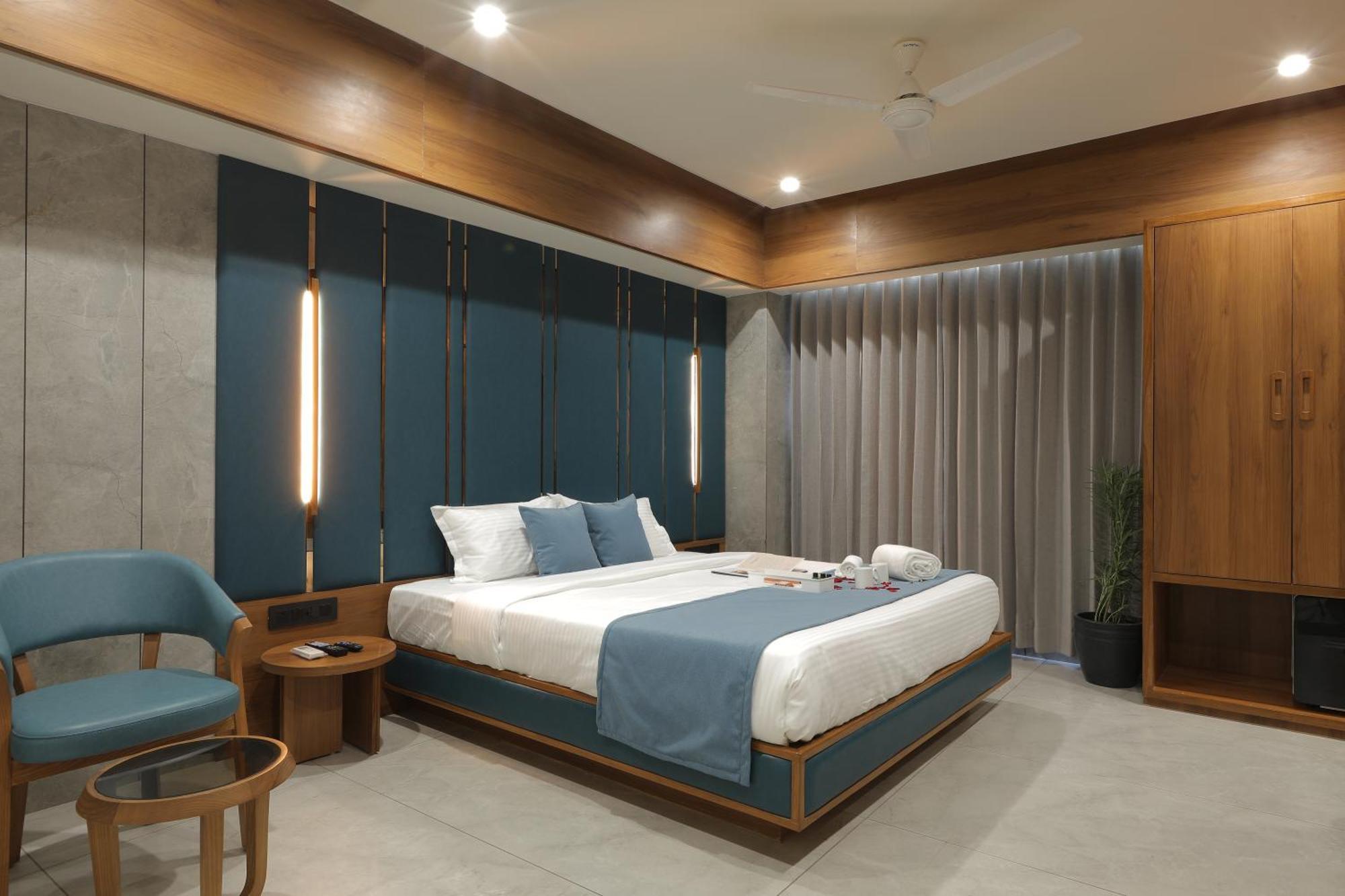 Plenteous Inn 아흐메다바드 외부 사진