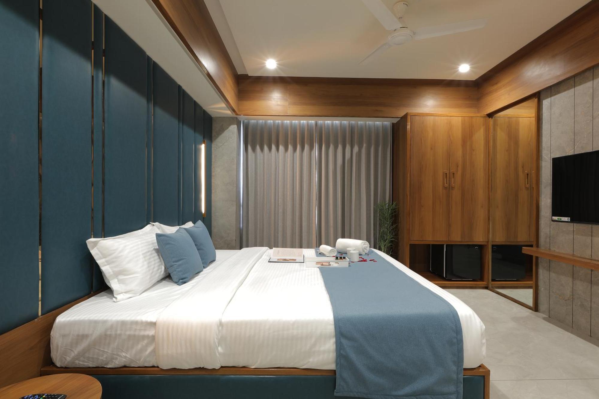 Plenteous Inn 아흐메다바드 외부 사진