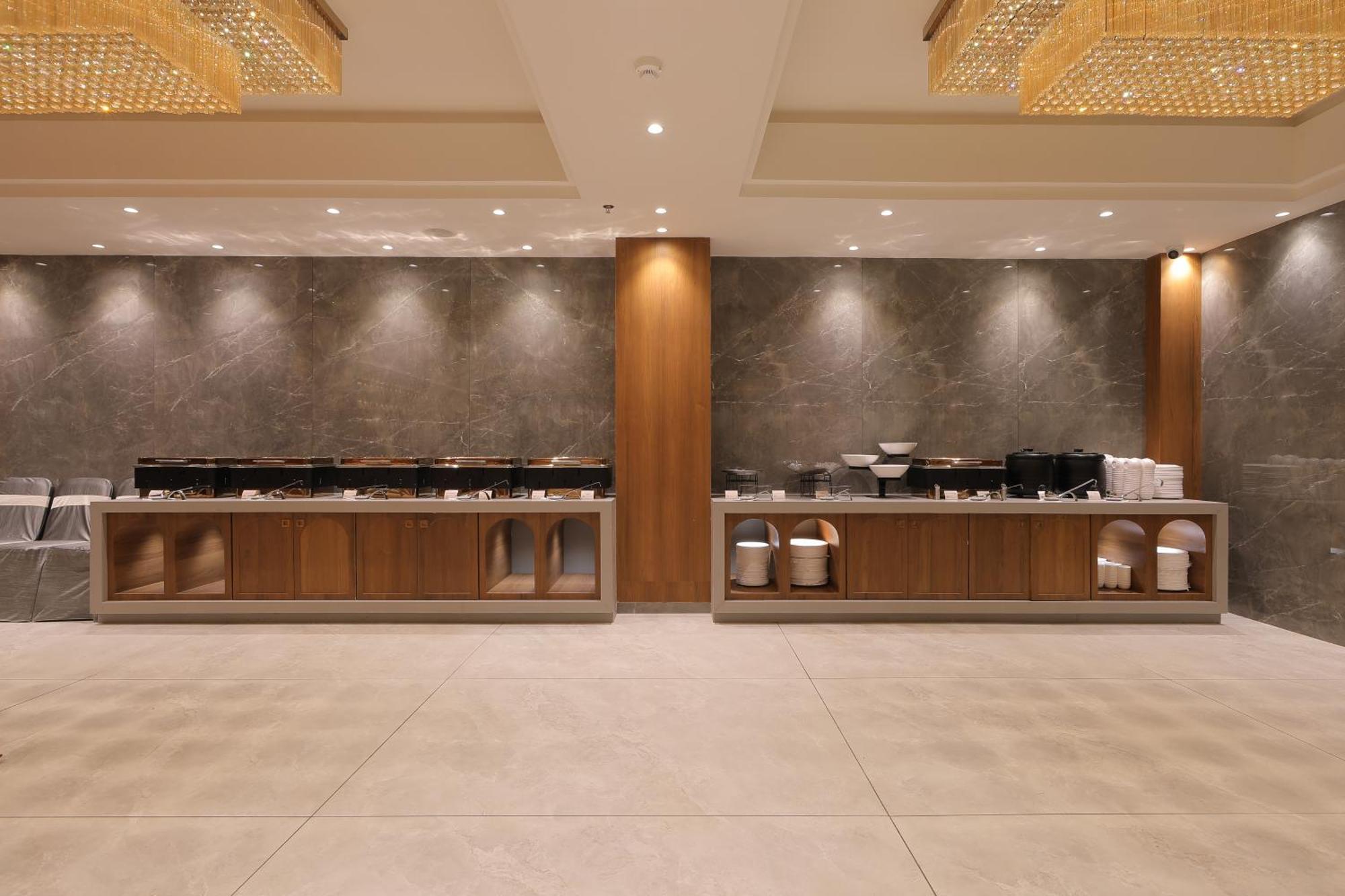 Plenteous Inn 아흐메다바드 외부 사진