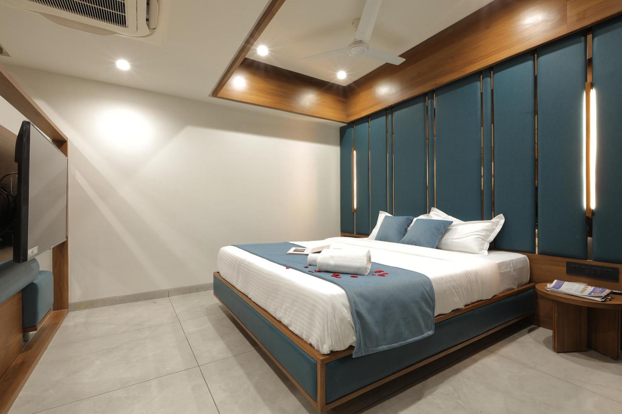 Plenteous Inn 아흐메다바드 외부 사진