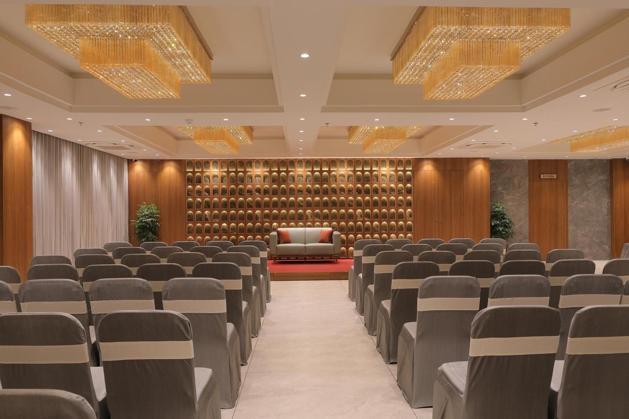 Plenteous Inn 아흐메다바드 외부 사진