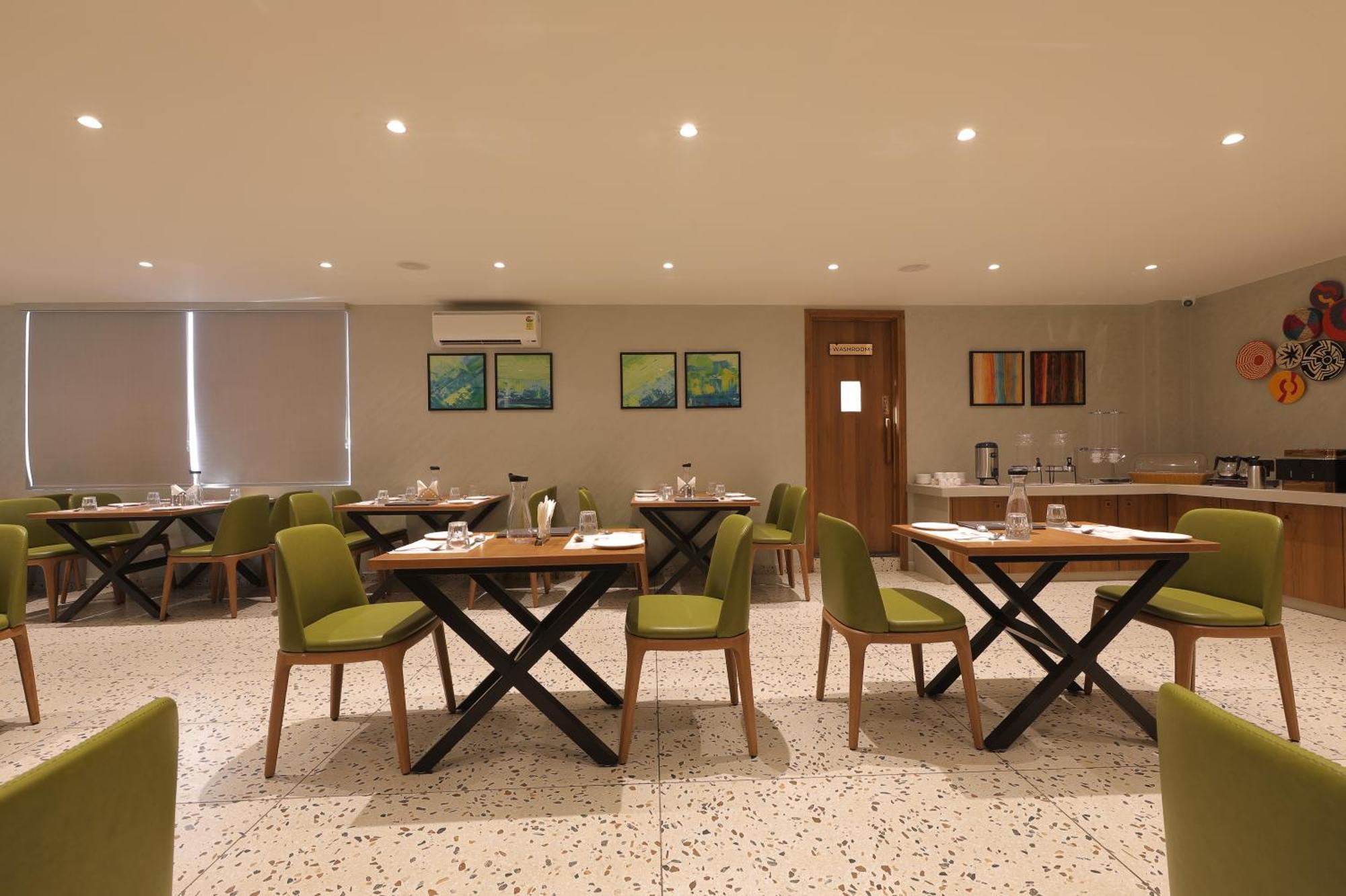 Plenteous Inn 아흐메다바드 외부 사진