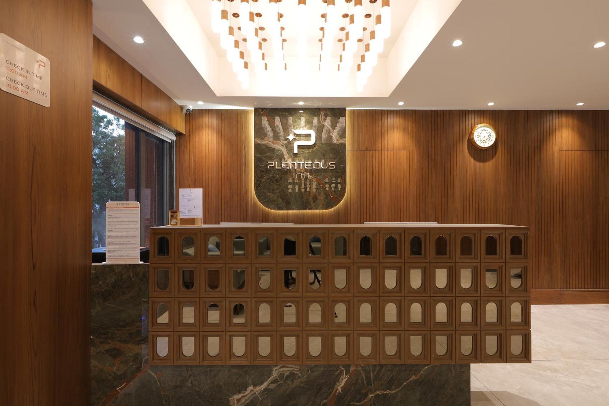 Plenteous Inn 아흐메다바드 외부 사진
