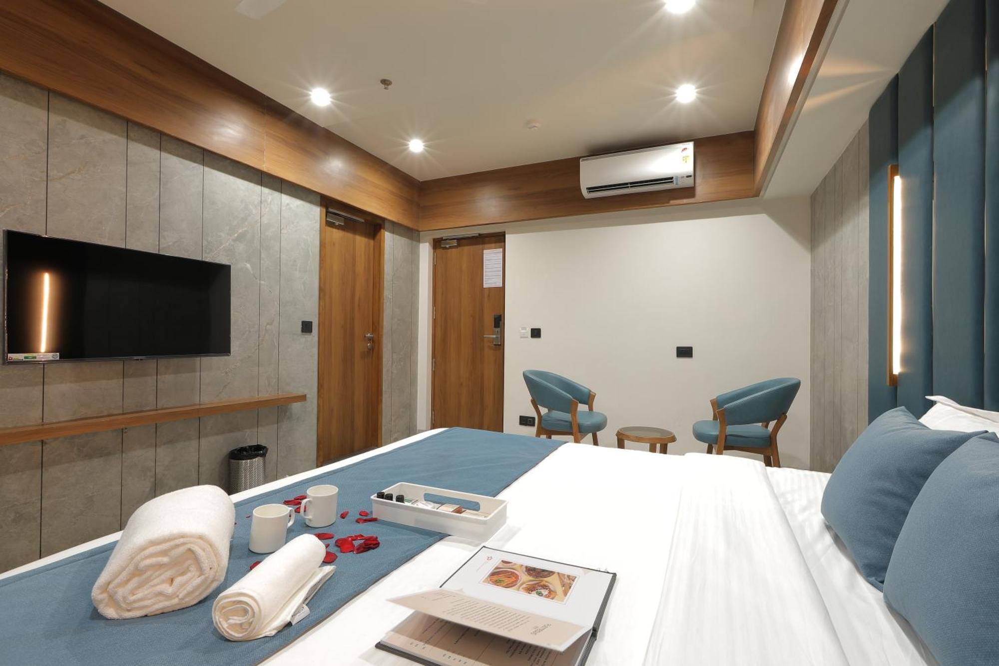 Plenteous Inn 아흐메다바드 외부 사진