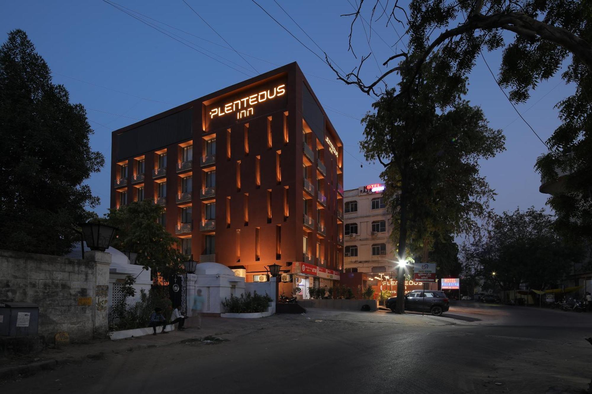Plenteous Inn 아흐메다바드 외부 사진
