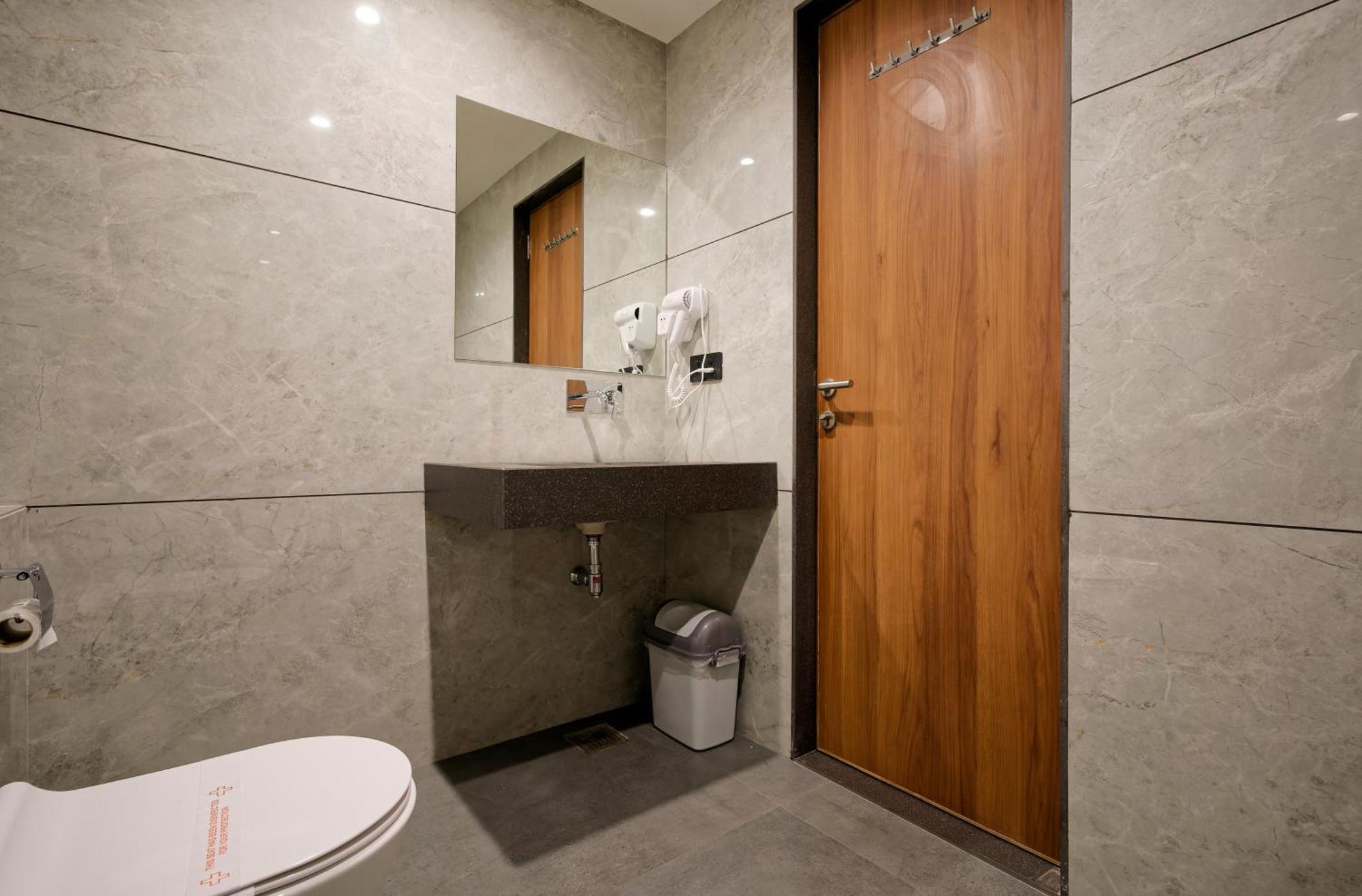 Plenteous Inn 아흐메다바드 외부 사진
